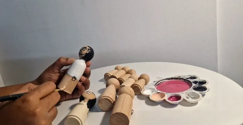 What Are Wooden Peg Dolls? The Complete Guide to Custom Miniature Keepsakes